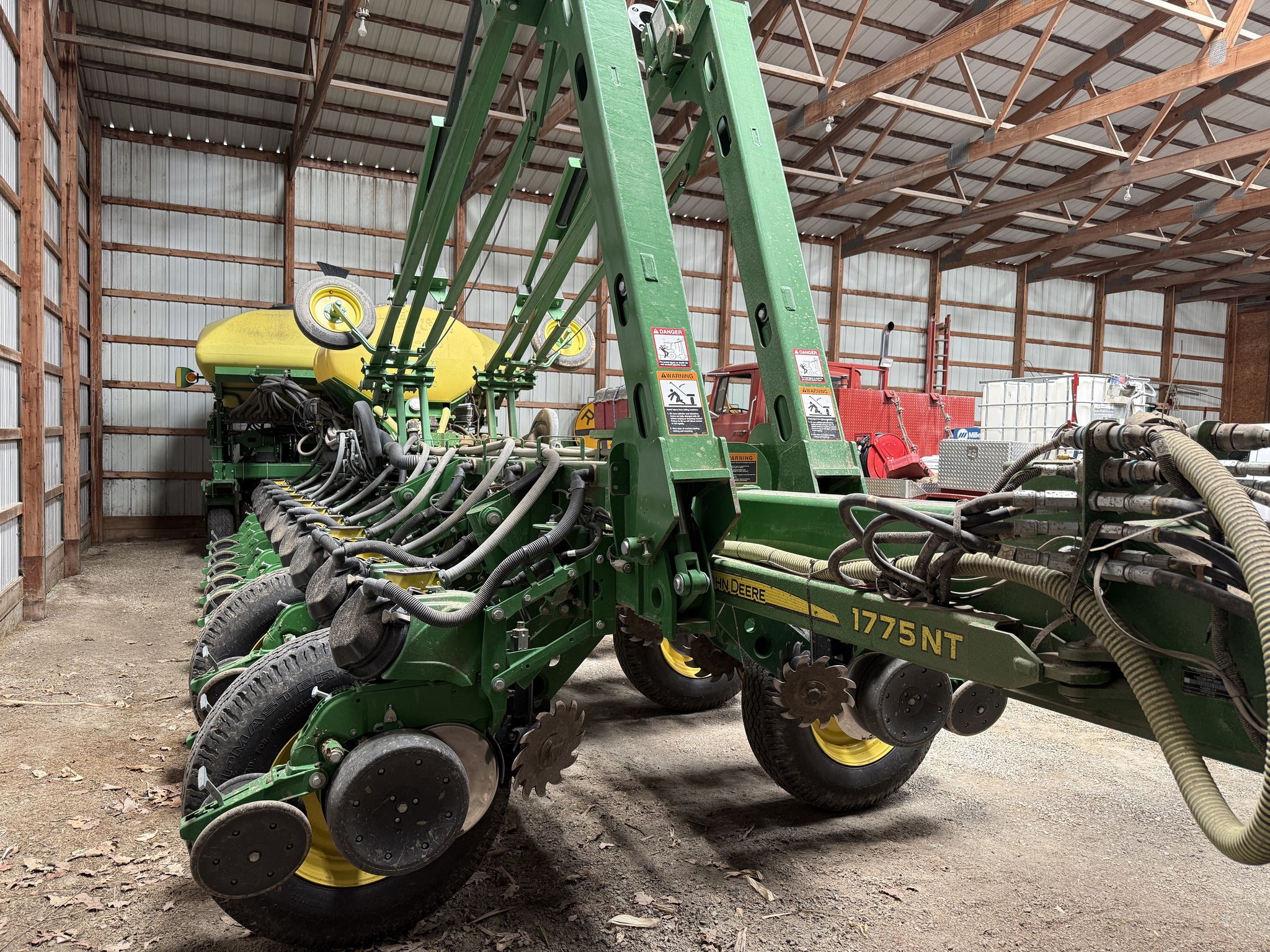 2015 John Deere 1775NT Image 1
