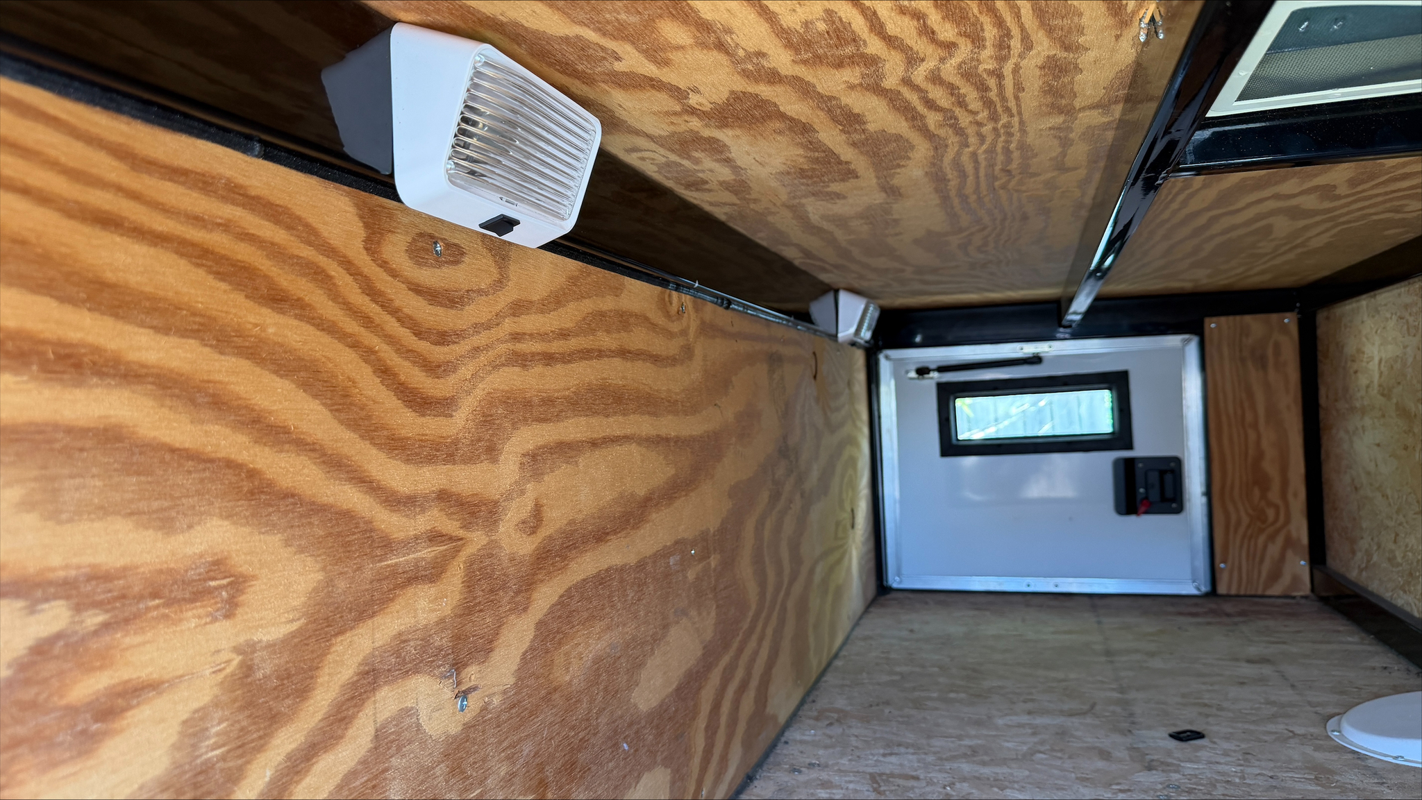 Sure-Trac Enclosed Dog Kennel Trailer Image 8