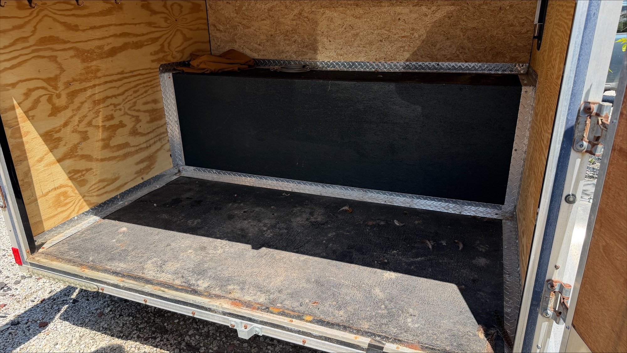Sure-Trac Enclosed Dog Kennel Trailer Image 11