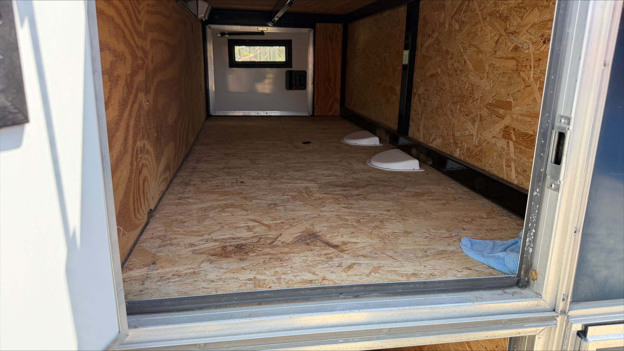 Sure-Trac Enclosed Dog Kennel Trailer Image 7