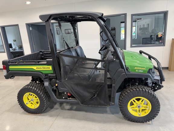 2024 John Deere XUV 835M - Photo2