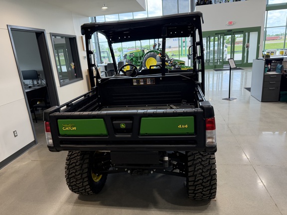 2024 John Deere XUV 835M - Photo4
