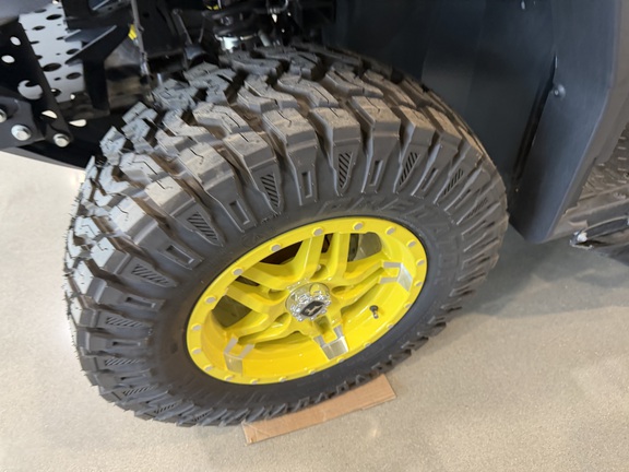 2024 John Deere XUV 835M - Photo9