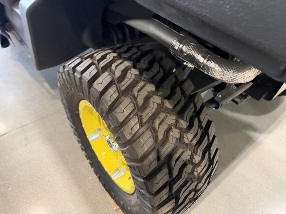 2024 John Deere XUV 835M - Photo13