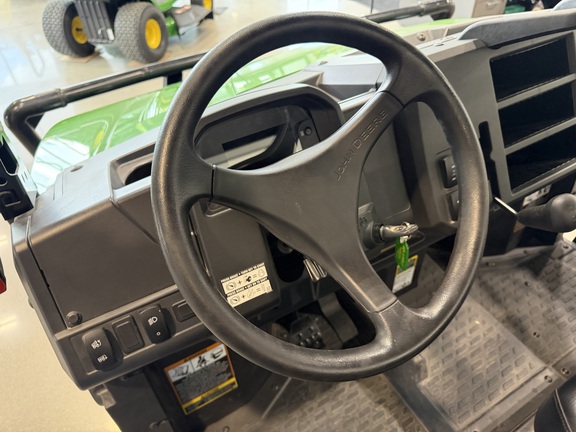 2024 John Deere XUV 835M - Photo19