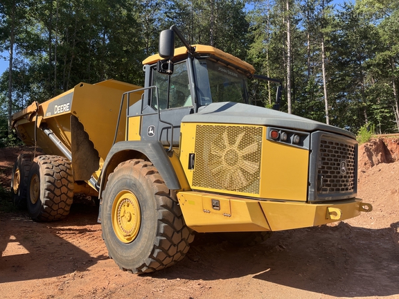 Photo of a 2019 John Deere 410E
