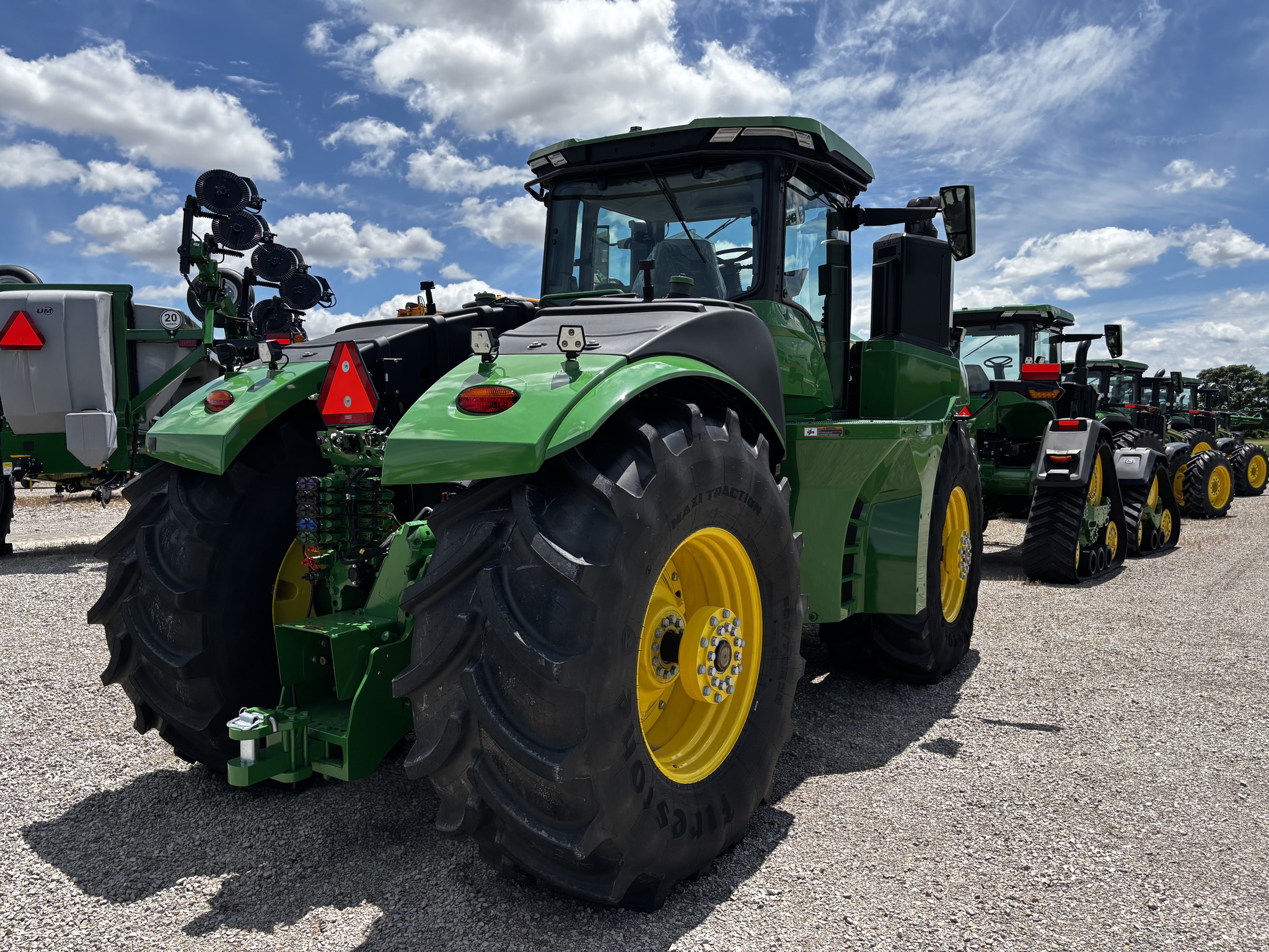 New In-Stock 2026 John Deere 9R 540 Articulated 4WD Tractors at Koenig Equipment in Anna, OH - PhotoXL2