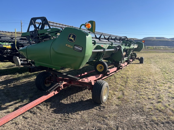 Photo of 2010 John Deere 635D