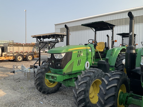Photo of 2018 John Deere 6120M