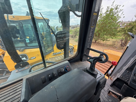 2017 John Deere 700K