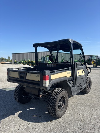 2022 John-Deere XUV 835M