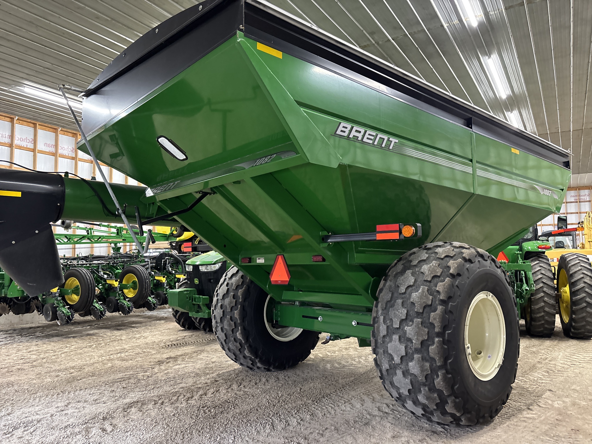 Used 2012 Brent 1082 Grain Carts at Koenig Equipment in Anna, OH - PhotoXL4
