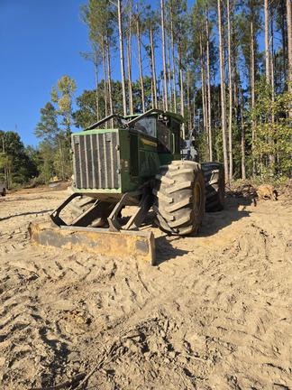 2023 John Deere 648L-II