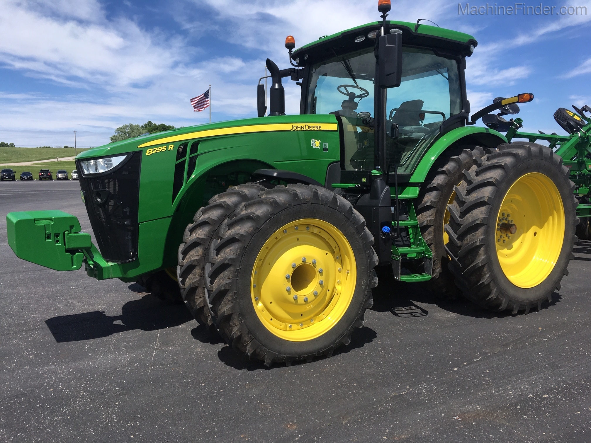 2018 John Deere 8295R Image 1