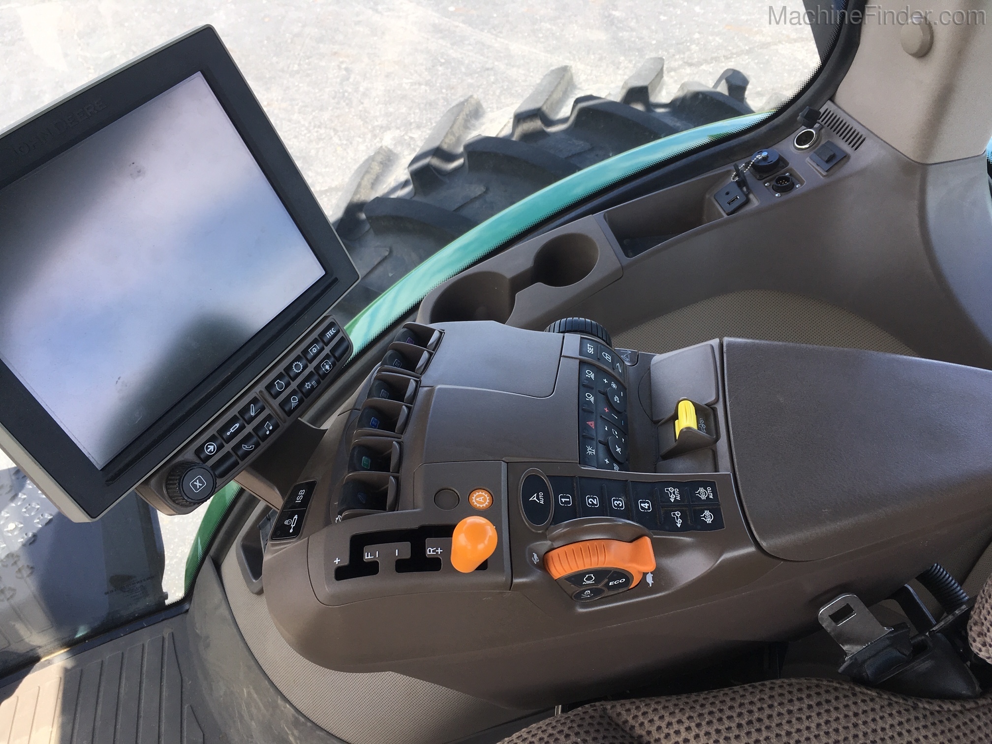 2018 John Deere 8295R Image 11