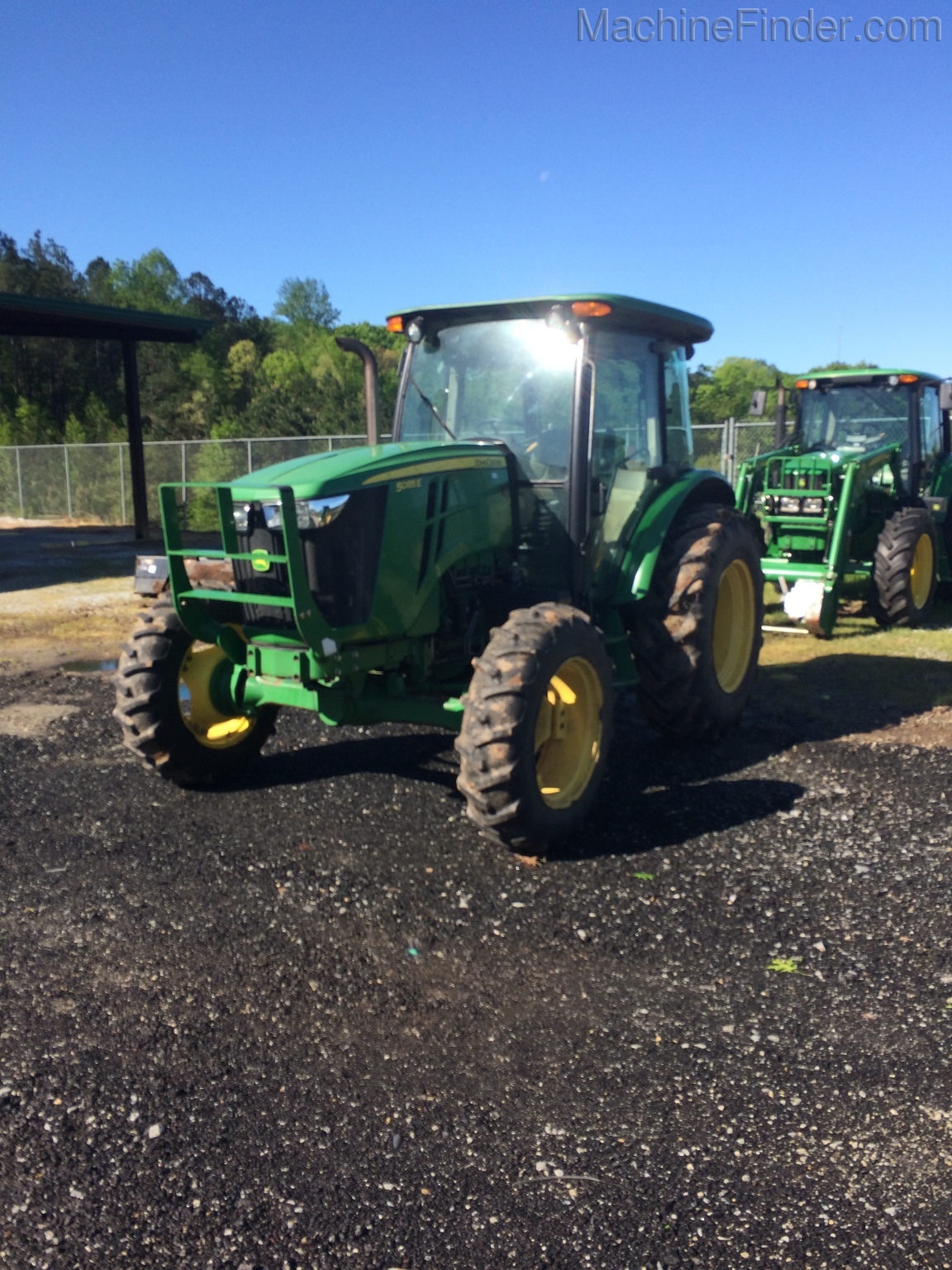 2013 John Deere 5085E Image 1