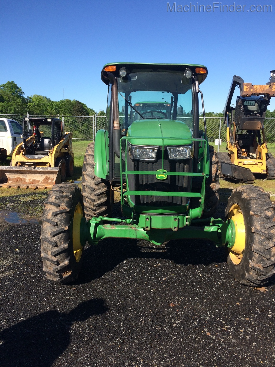 2013 John Deere 5085E Image 2