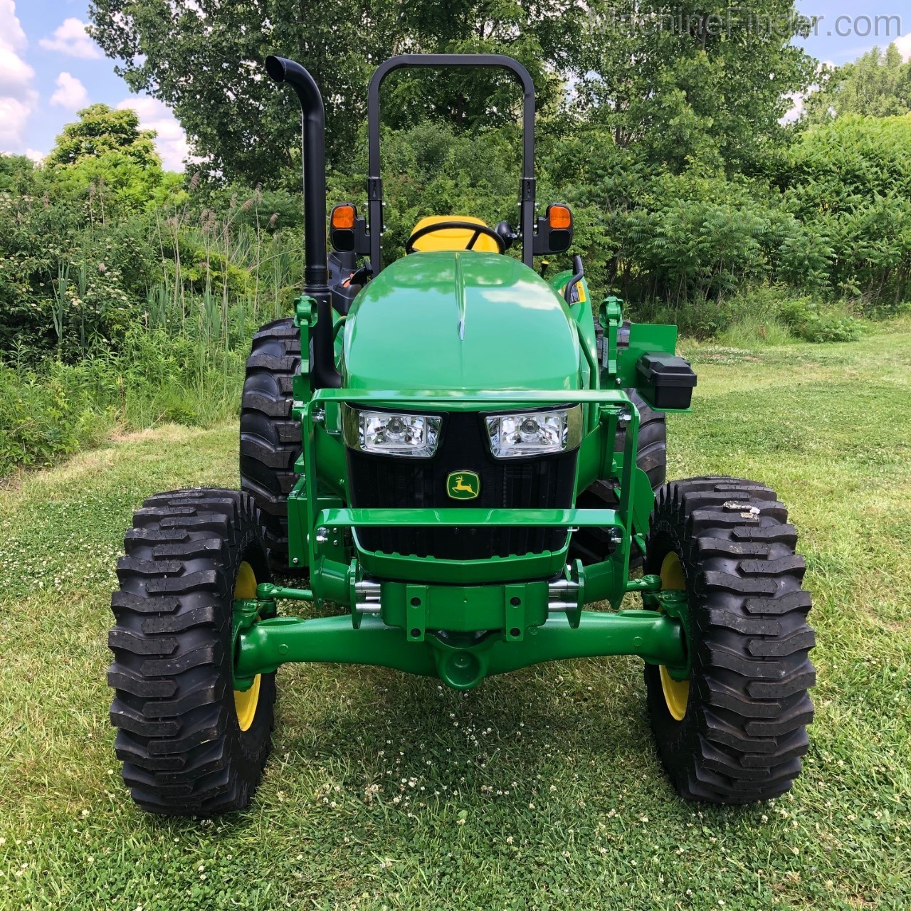 2020 John Deere 5045E Image 5