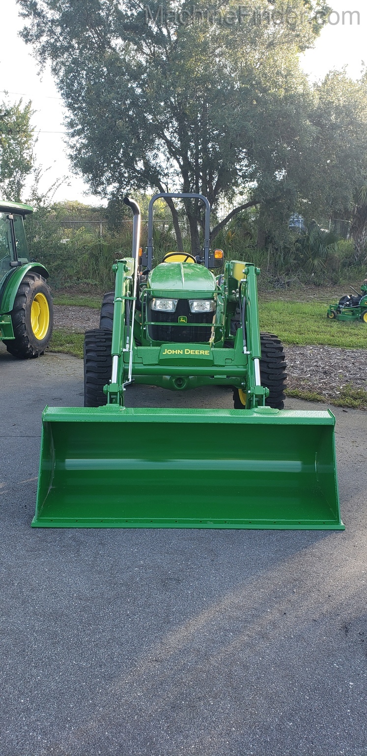 2020 John Deere 5045E Image 5