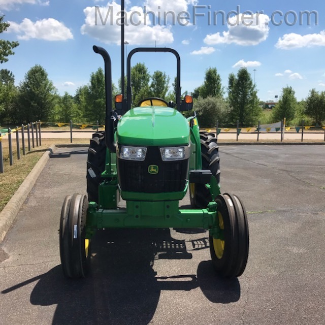 2020 John Deere 5045E Image 3