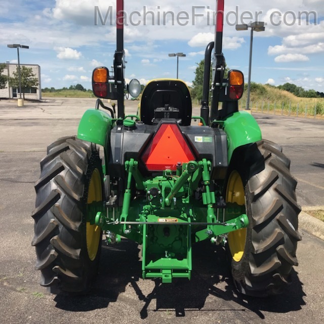 2020 John Deere 5045E Image 4