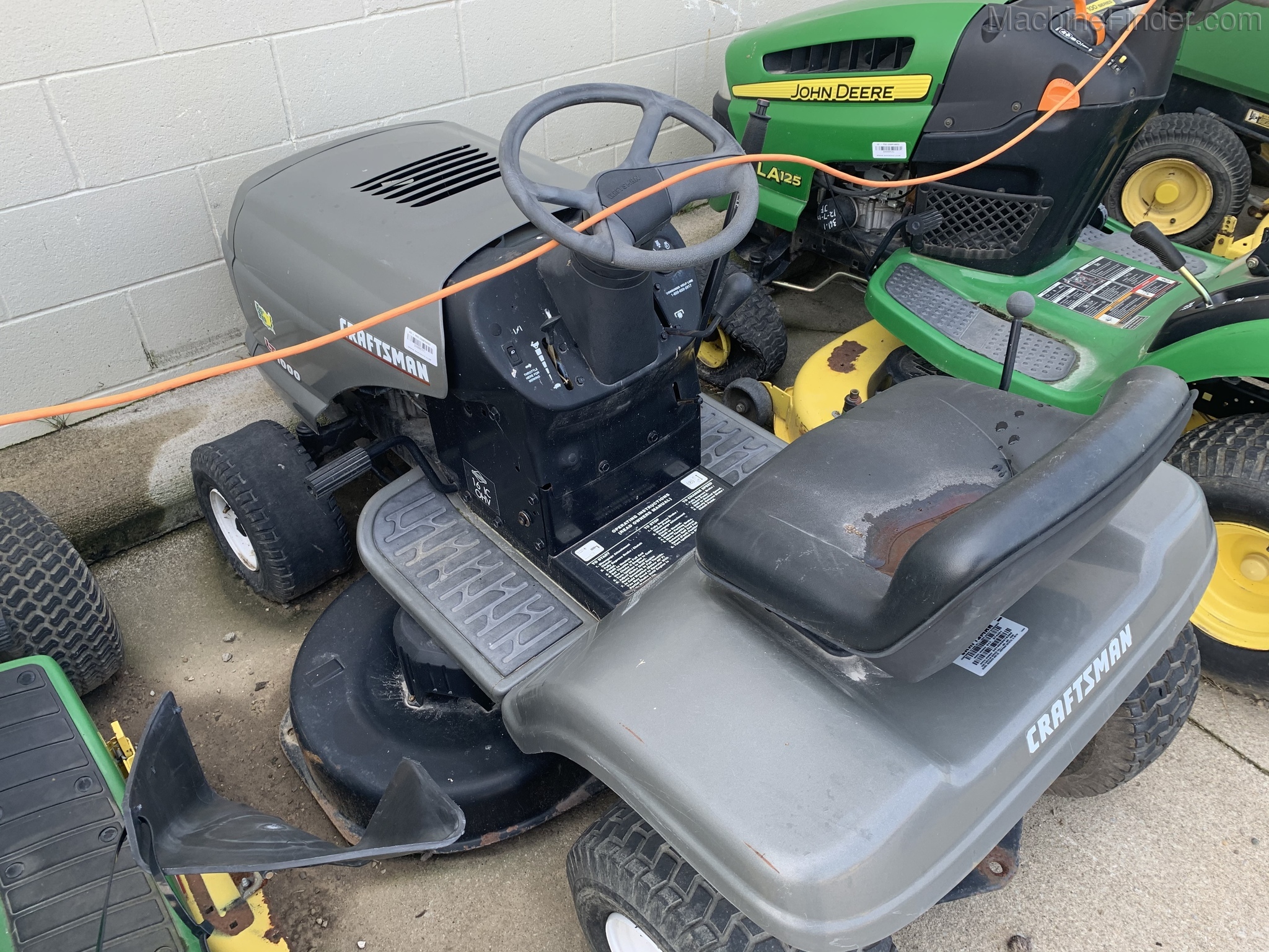 Craftsman LT1000 Image 4