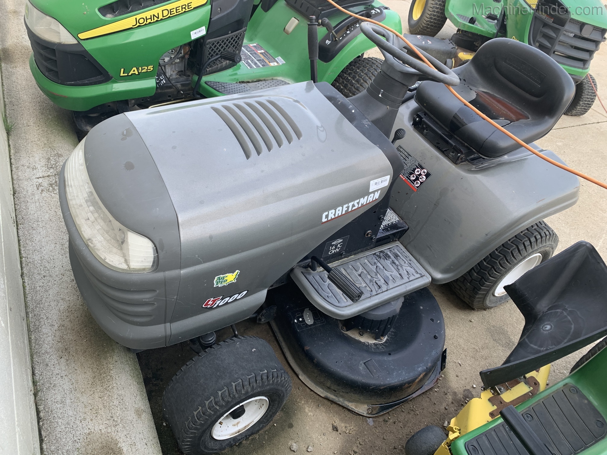 Craftsman LT1000 Image 1