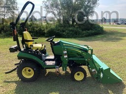 2020 John Deere 1025R Image 4