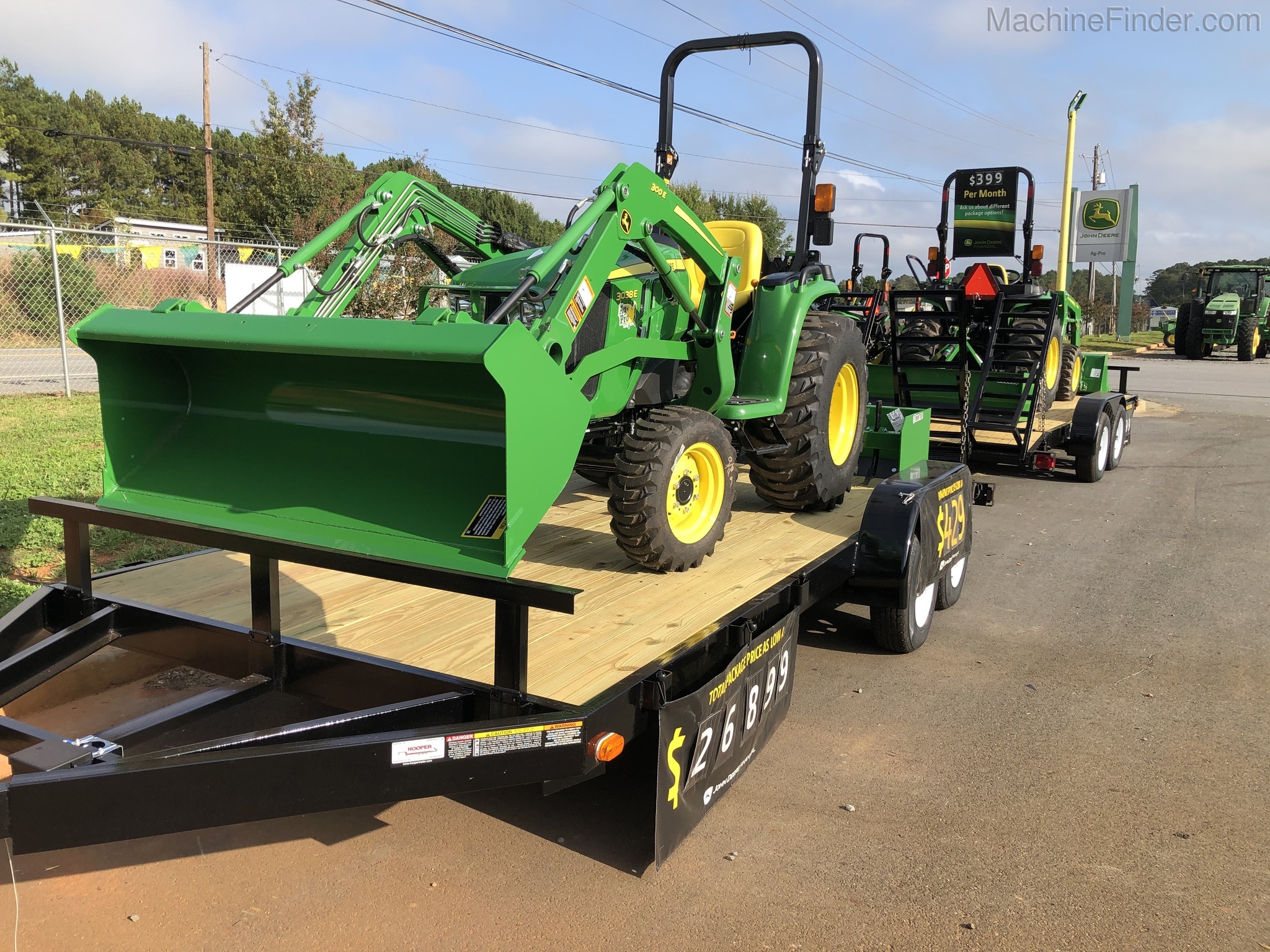 2020 John Deere 3038E Image 3