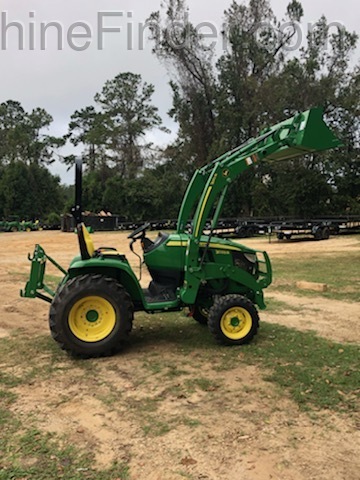 2020 John Deere 3033R Image 3