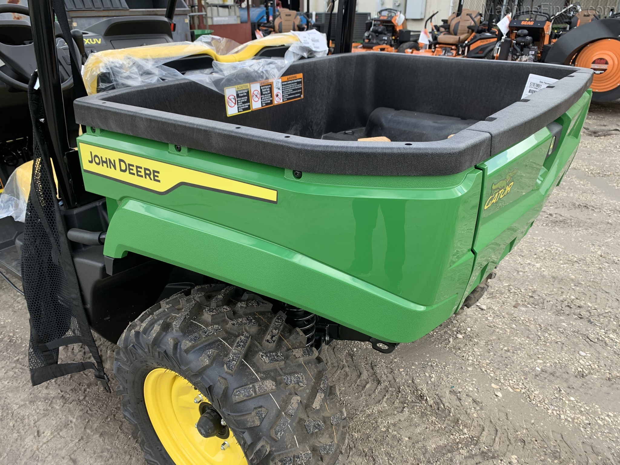 2021 John Deere 560E Image 7