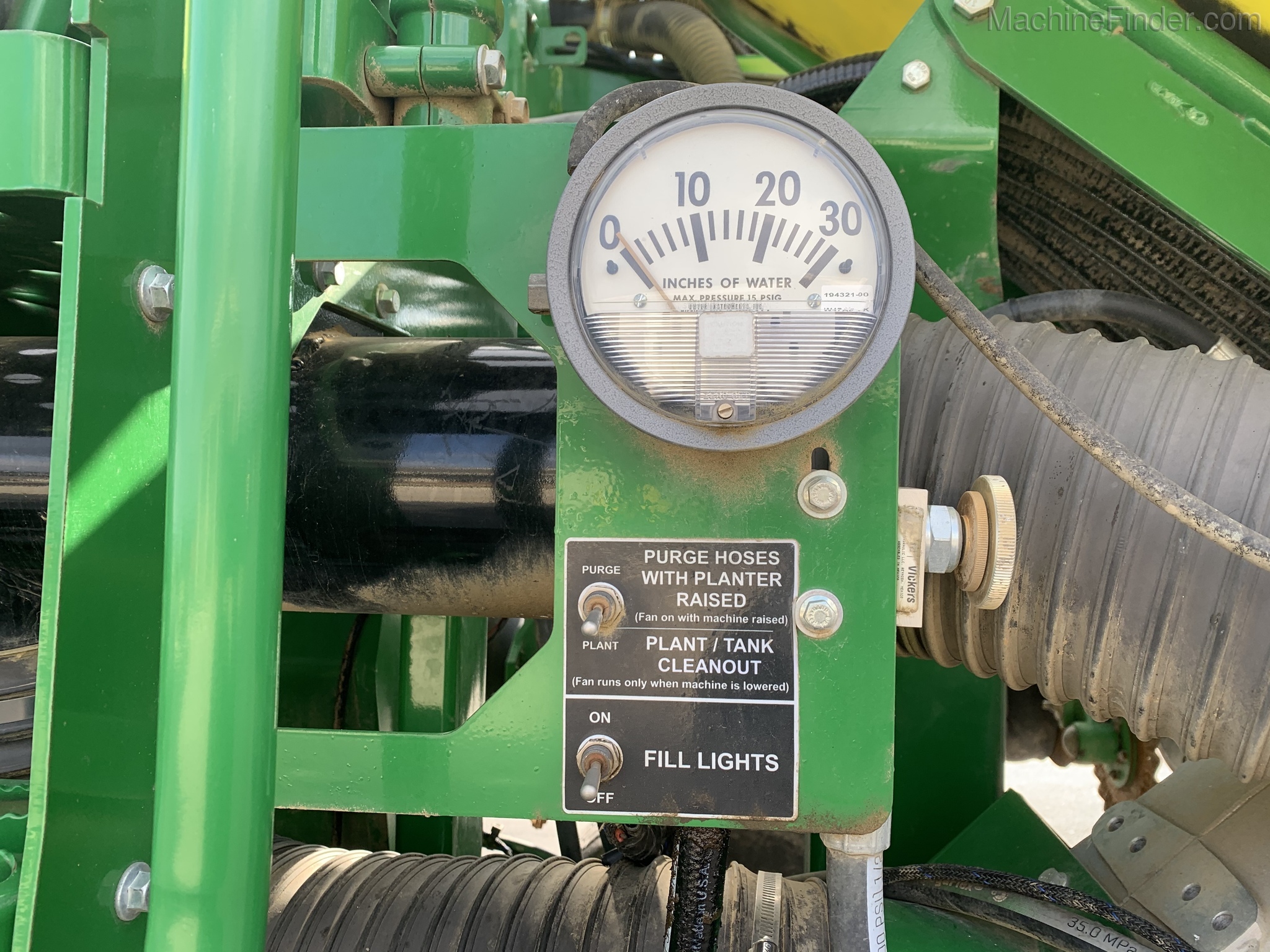 2016 John Deere M1615 Image 11