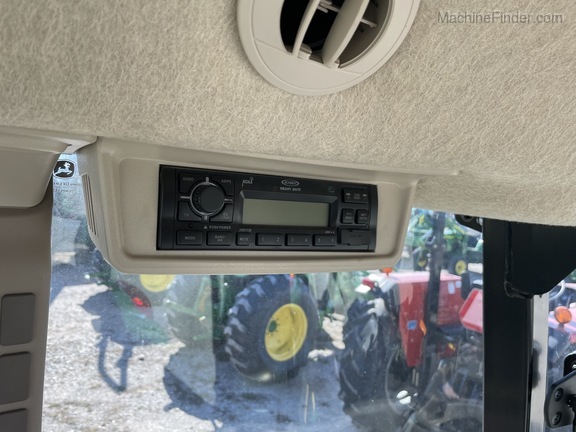 2018 John Deere 5075E Image 10