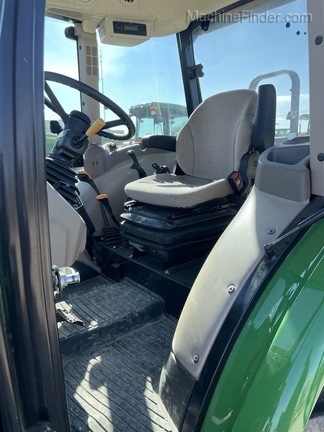 2018 John Deere 5075E Image 7