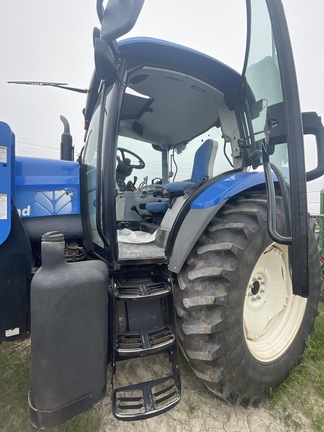 2010 New Holland T6030 Image 7