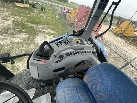 2010 New Holland T6030 Image 11