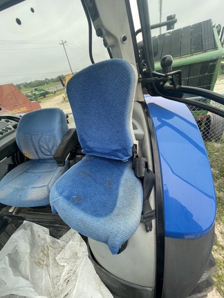2010 New Holland T6030 Image 9