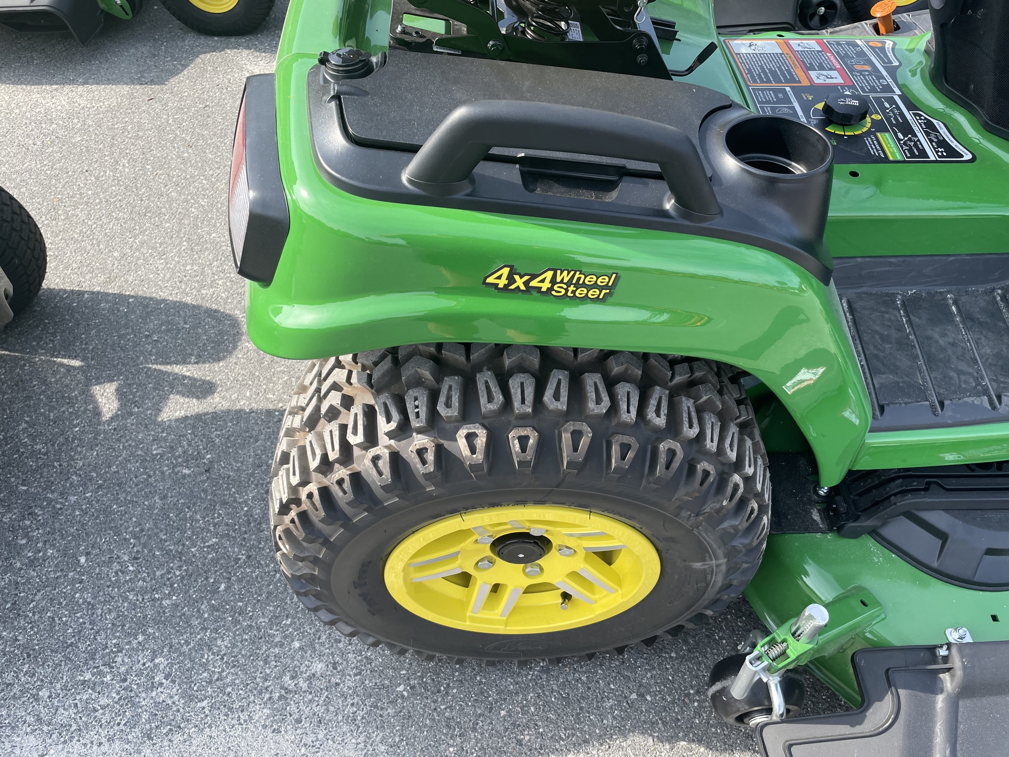 2023 John Deere X739 Image 3