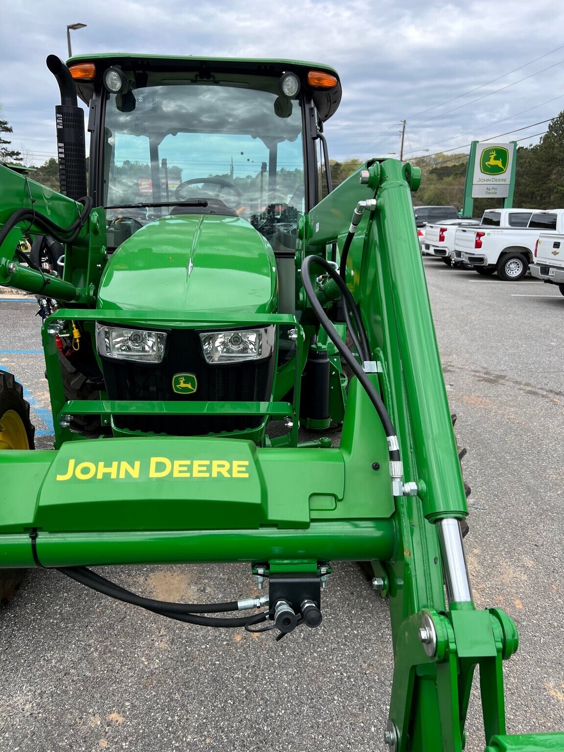2023 John Deere 5075E Image 7