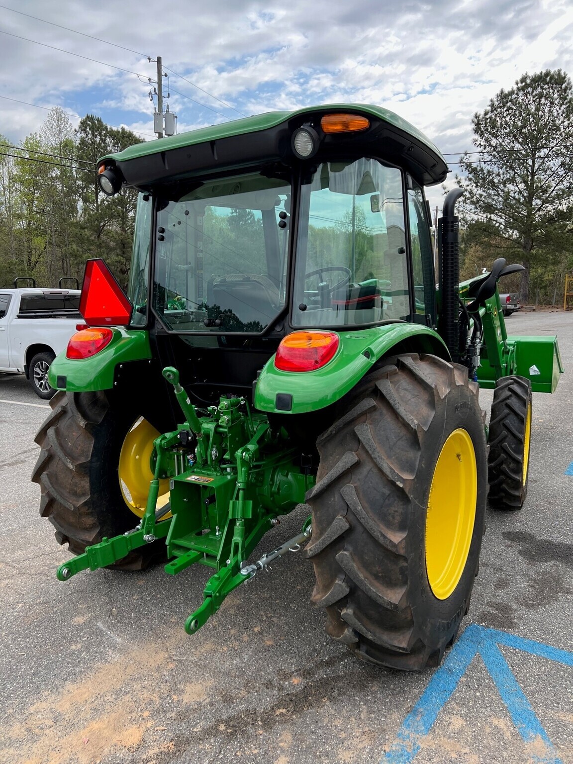 2023 John Deere 5075E Image 10
