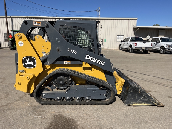 2023 John Deere 317G Photo 5