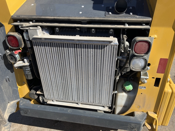 2023 John Deere 317G Photo 9