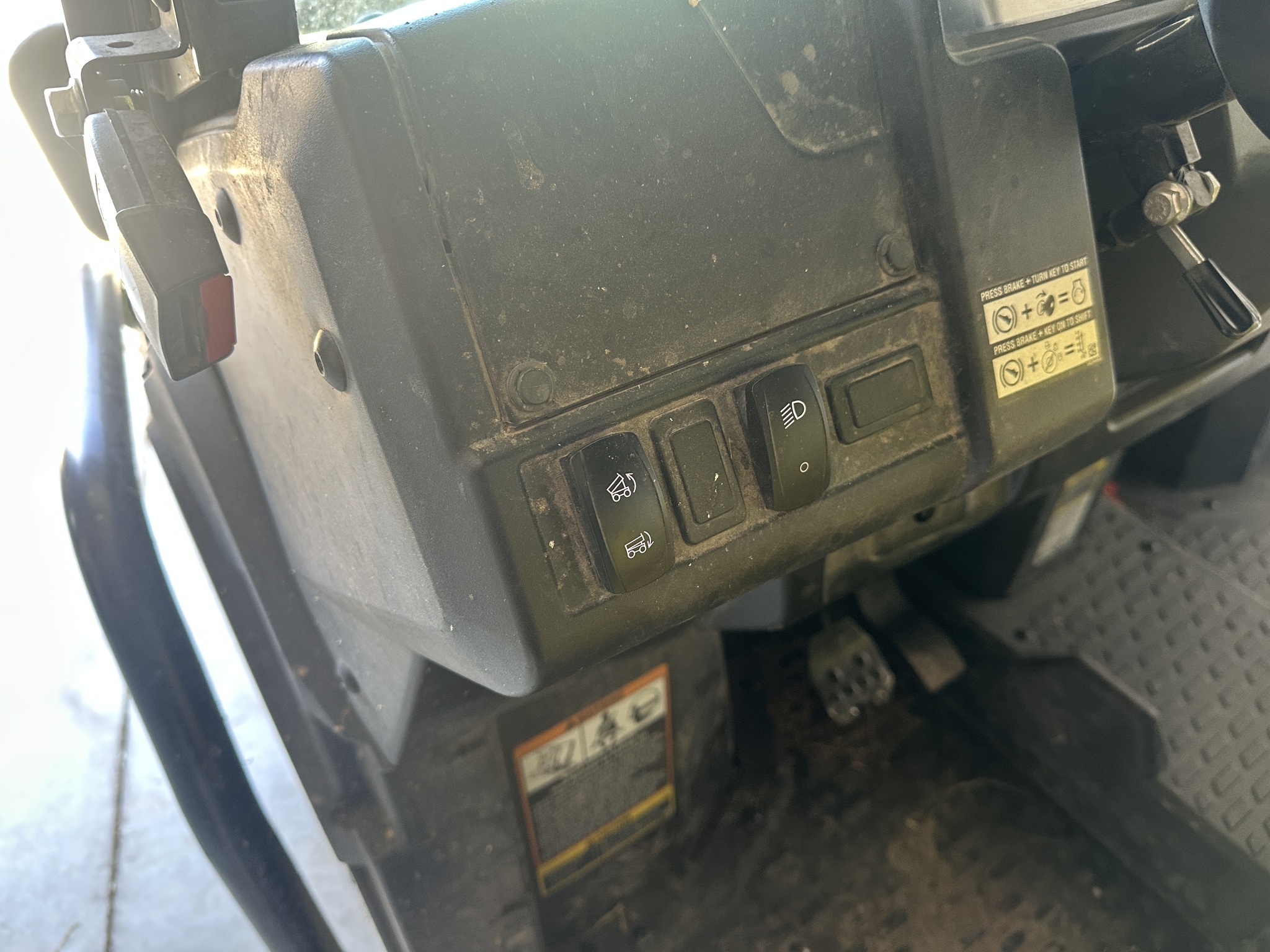 2022 John Deere XUV 835M Image 12