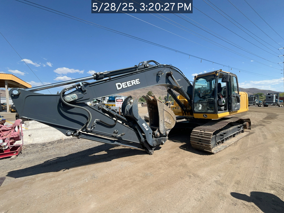2022 John Deere 210G LC