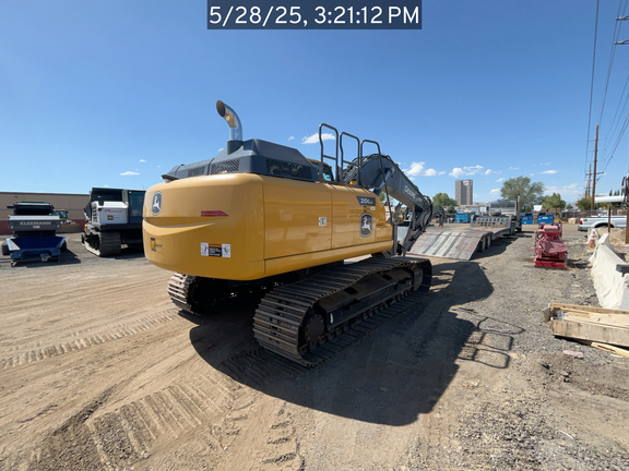 2022 John Deere 210G LC