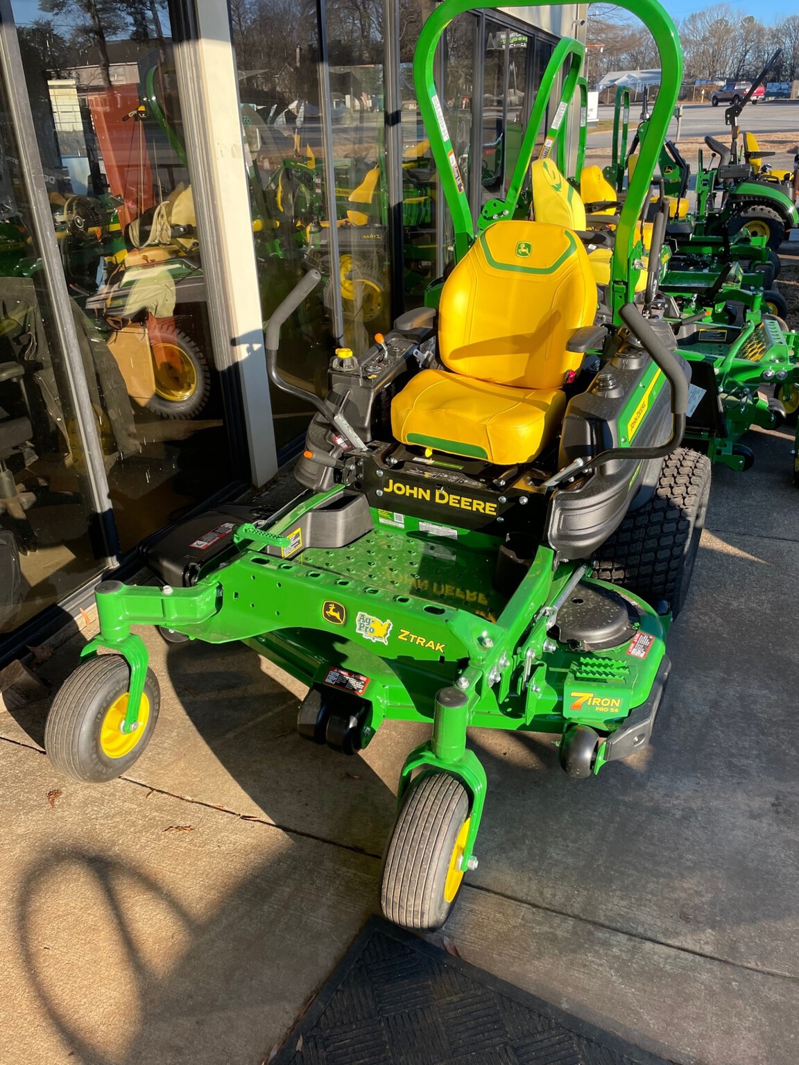 2024 John Deere Z930M ZeroTurn Mowers Greenville, SC