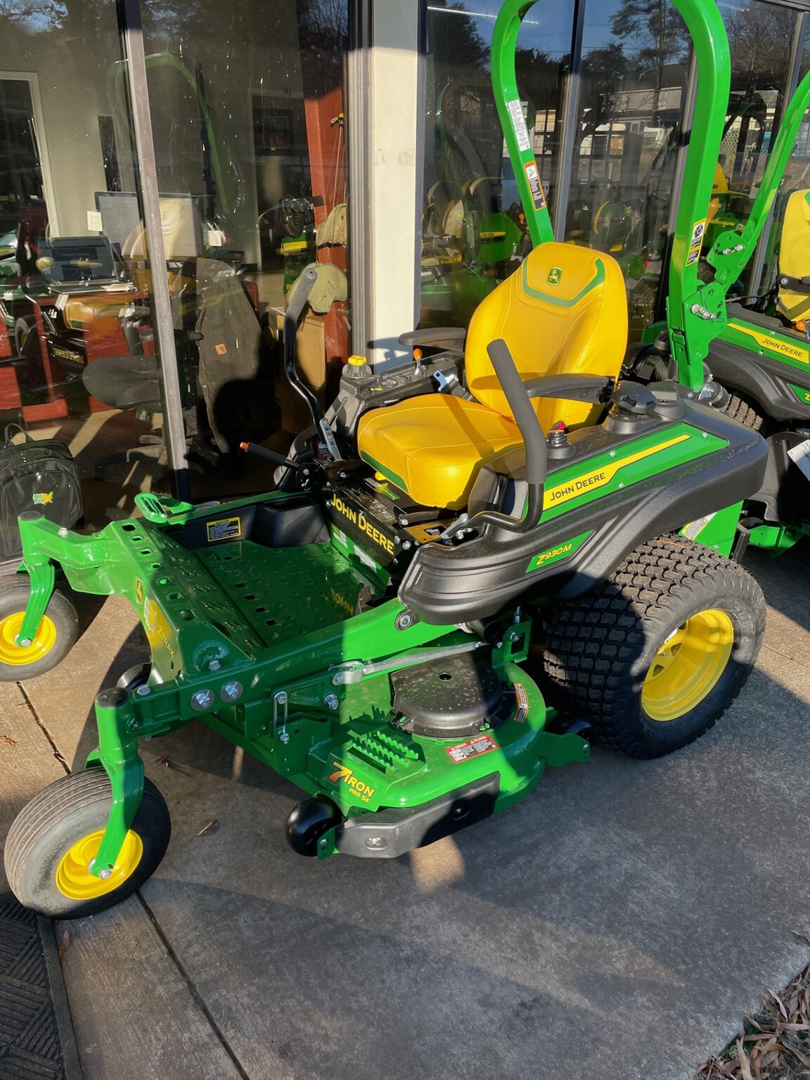 2024 John Deere Z930M ZeroTurn Mowers Greenville, SC