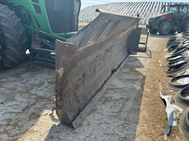 2008 Grouser 6200 Image 2