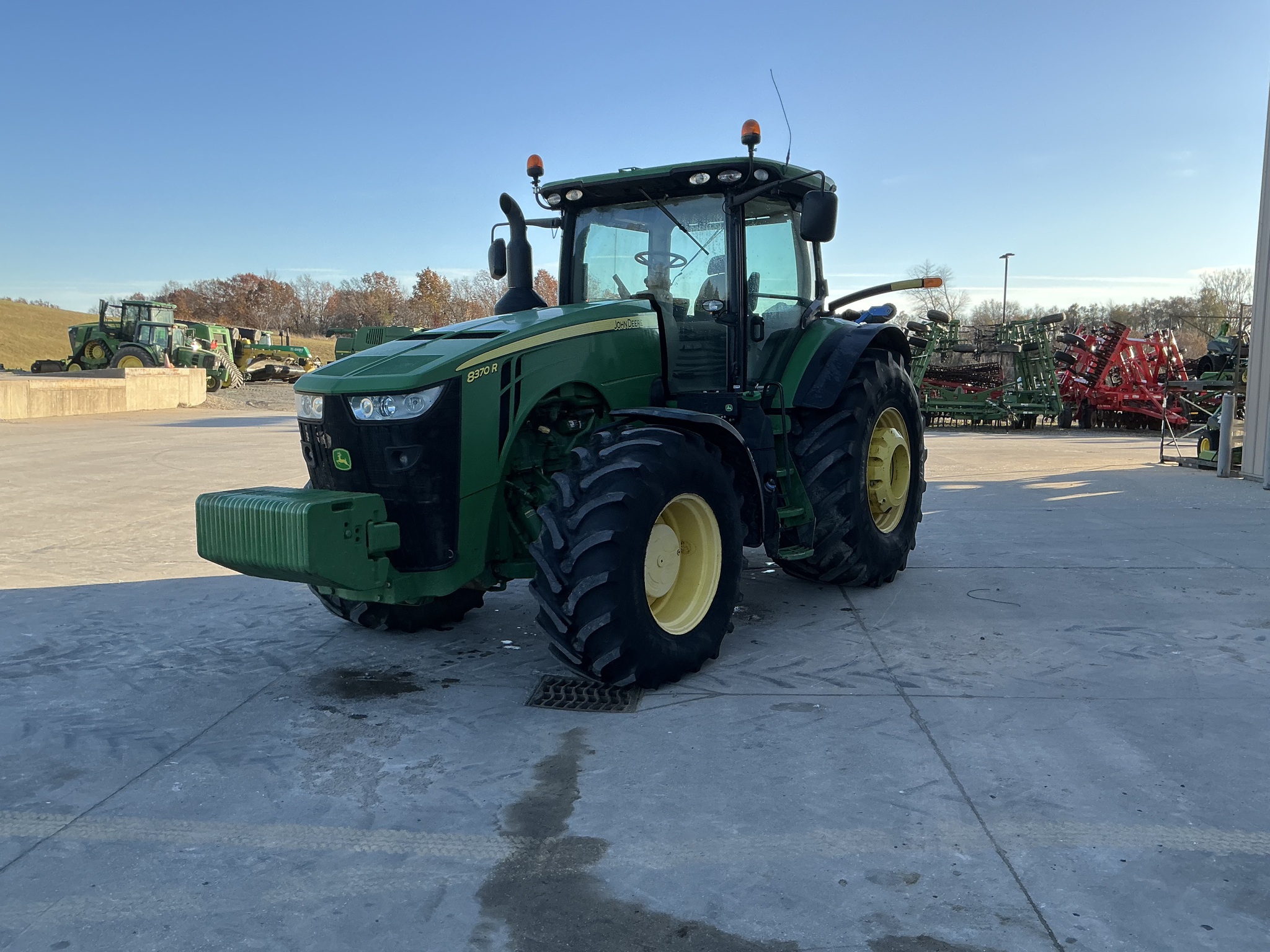 2016 John Deere 8370R Image 5