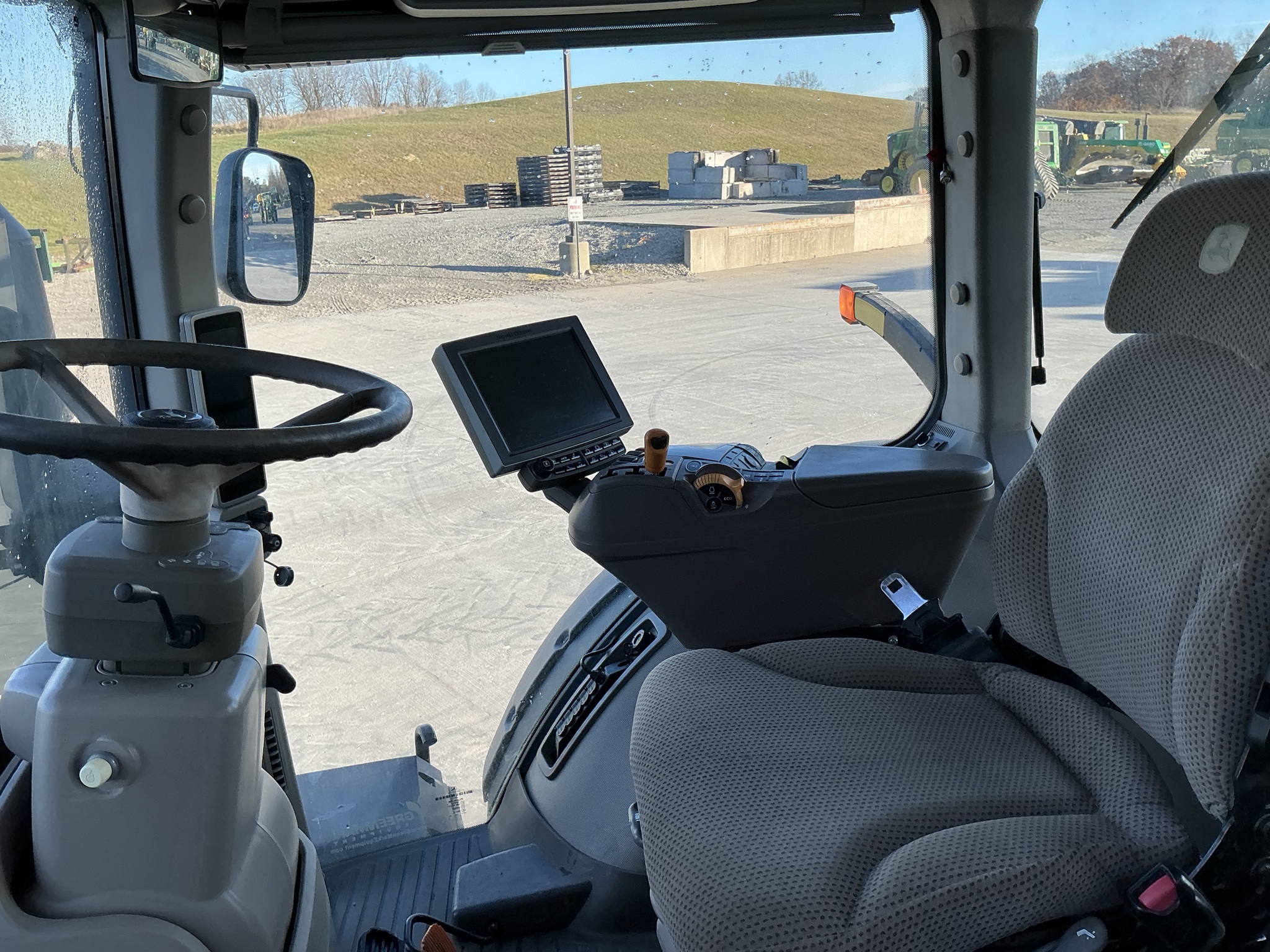 2016 John Deere 8370R Image 9